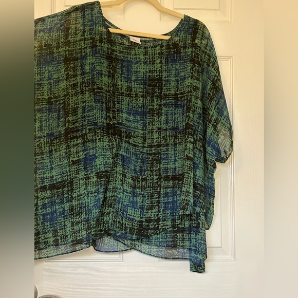 Cabi layered navy and green blouse with Cami underneath - Picture 1 of 5